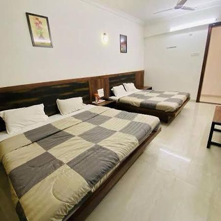 Hotel Shree Sai شيردي المظهر الخارجي الصورة
