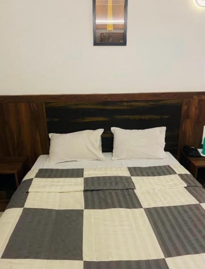 Hotel Shree Sai شيردي المظهر الخارجي الصورة